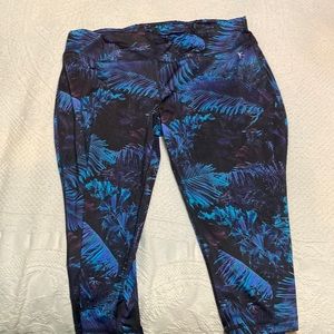 Danskin Now Athletic Capris